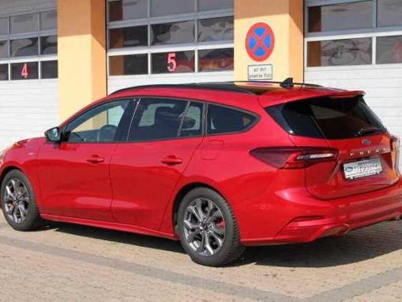 Gebraucht Ford Focus ST-Line X 125 PS (91 kW) 2023 Rot Kombi