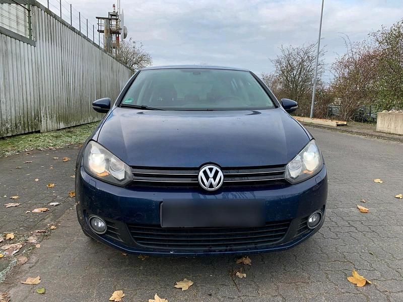 Blau Gebraucht 2010 VW Golf VI Team Limousine | 1.900 € (Superpreis) - Bild 1/4