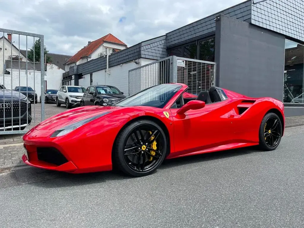 Gebraucht Ferrari 488 669 PS (492 kW) 2018 Rot Cabrio