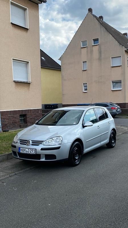 Silber Gebraucht 2006 VW Golf V Limousine | 1.599 € (Fairer Preis) - Bild 1/4