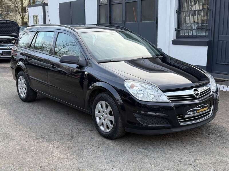 Schwarz Gebraucht 2008 Opel Astra Kombi | 4.490 € (Teuer) - Bild 1/4