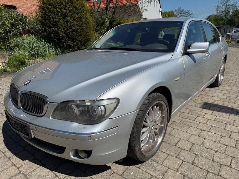 Silber Gebraucht 2005 BMW 750L Limousine | 4.999 € (Superpreis) - Bild 1/4