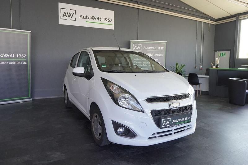 Weiß Gebraucht 2013 Chevrolet Spark LT Kleinwagen | 2.790 € (Guter Preis) - Bild 1/4