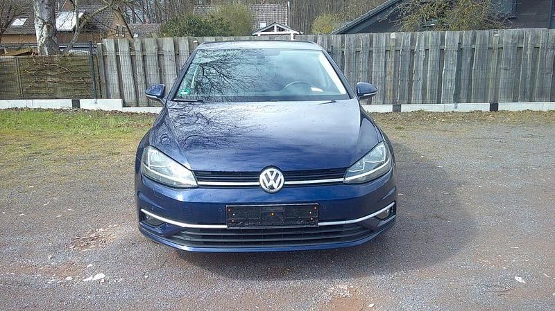 Gebraucht VW Golf VII Join 86 PS (63 kW) 2019 Blau Limousine