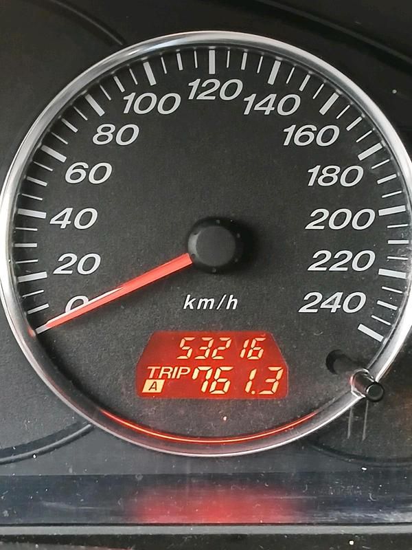 Andere farben Gebraucht 2005 Mazda 6 Limousine | 2.600 € - Bild 1/4