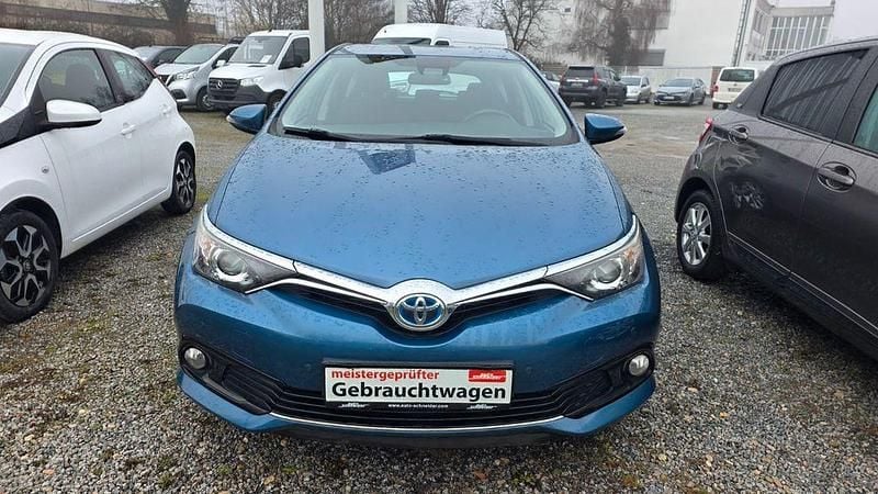 Blau Gebraucht 2016 Toyota Auris Hybrid Edition-S Limousine | 12.900 € (Fairer Preis) - Bild 1/4