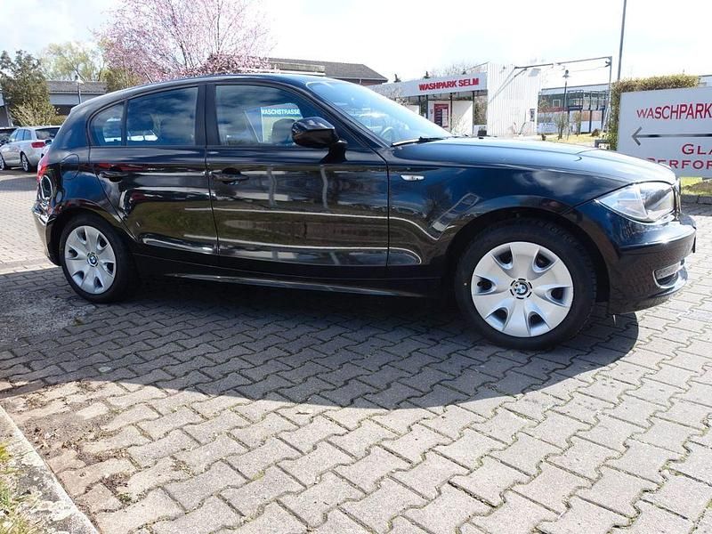Gebraucht BMW 116 Advantage 122 PS (89 kW) 2010 Schwarz Kleinwagen