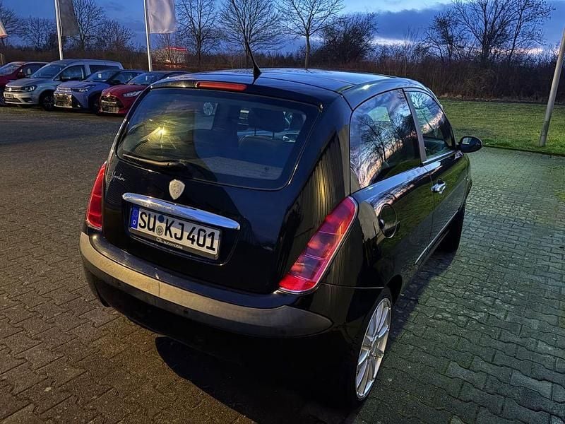 Gebraucht Lancia Ypsilon 80 PS (58 kW) 2006 Schwarz Kleinwagen
