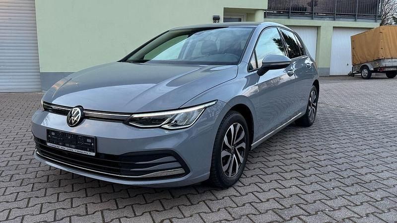 Gebraucht VW Golf VIII Active 150 PS (110 kW) 2023 Grau Limousine