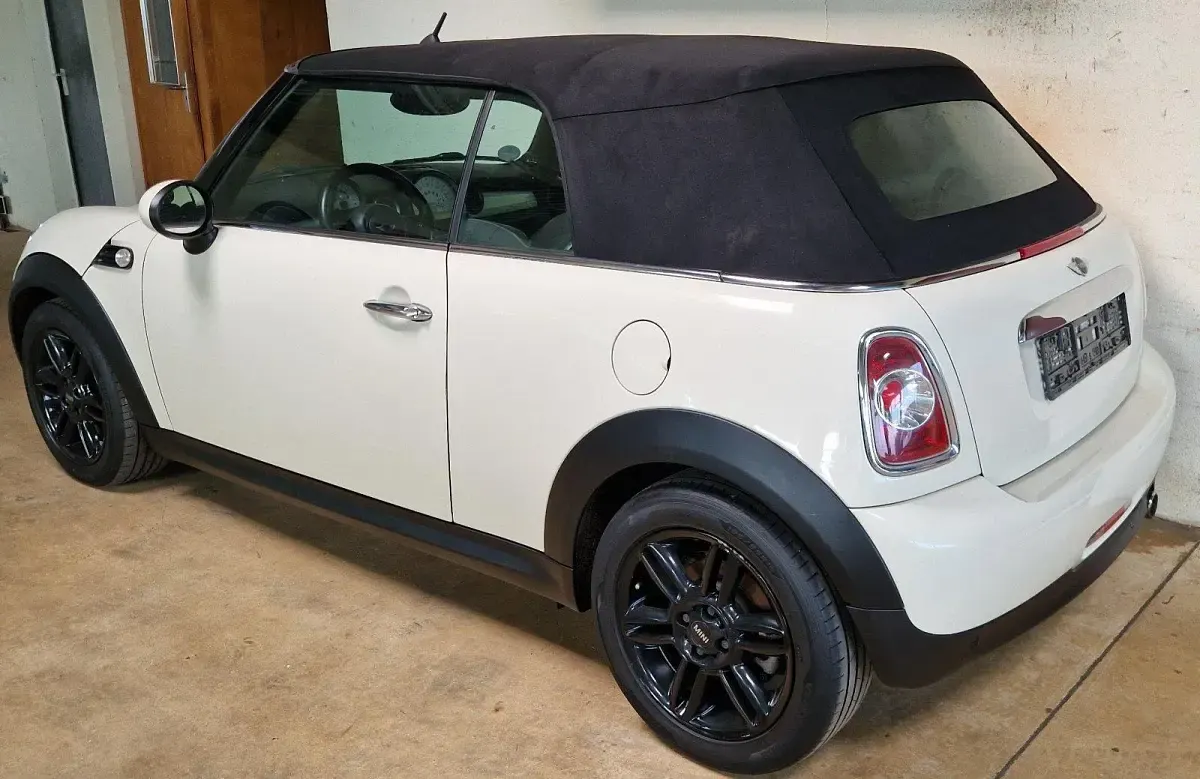 Gebraucht Mini Cooper Cabriolet 122 PS (89 kW) 2011 Weiß Cabrio