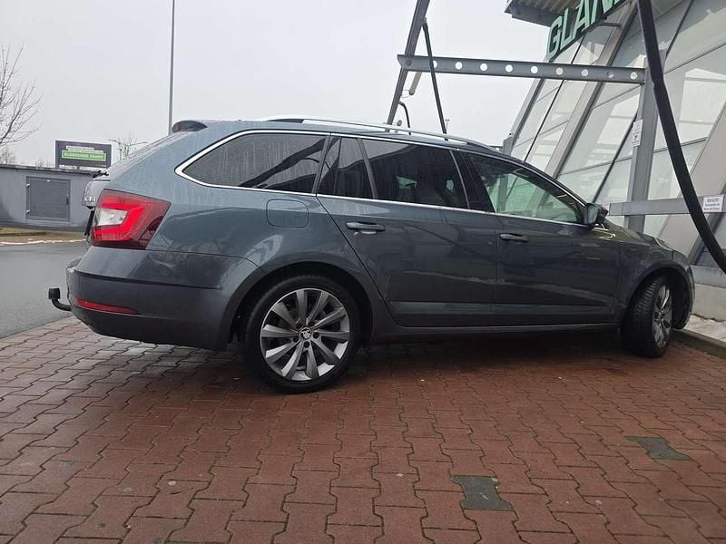 Grau Gebraucht 2018 Skoda Octavia Style Kombi | 11.000 € (Fairer Preis) - Bild 1/4