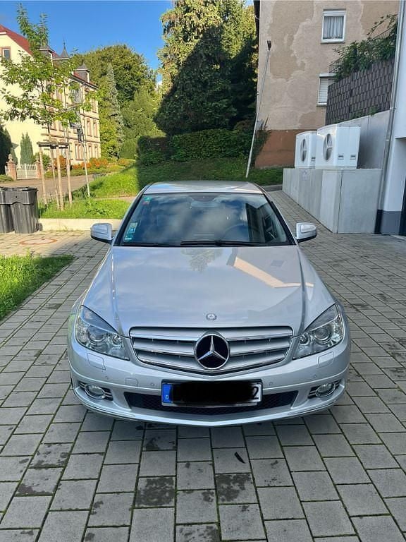 Silber Gebraucht 2007 Mercedes C200 Avantgarde Limousine | 7.990 € (Fairer Preis) - Bild 1/4