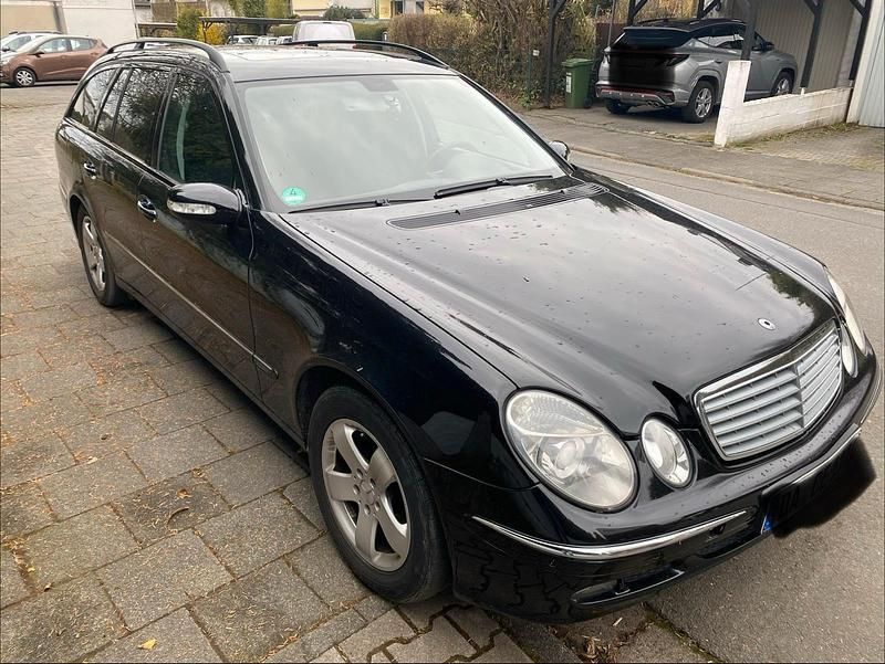 Gebraucht Mercedes E220 150 PS (110 kW) 2005 Schwarz Kombi