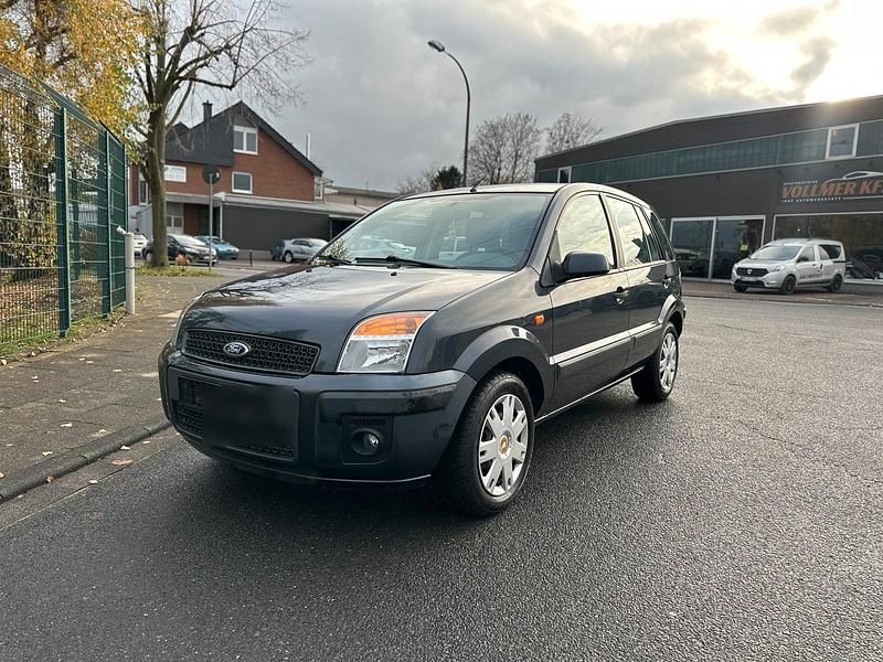 Grau Gebraucht 2009 Ford Fusion Kleinwagen | 2.599 € (Fairer Preis) - Bild 1/4