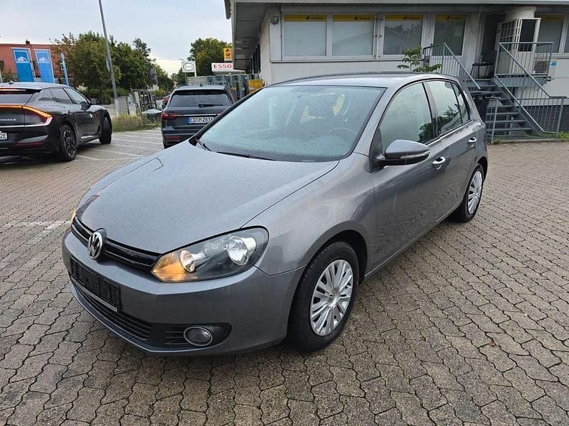 Grau Gebraucht 2011 VW Golf VI Trendline Limousine | 3.950 € (Fairer Preis) - Bild 1/4