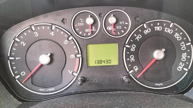 Usata Ford Fiesta 70 CV (51 kW) 2006 Arancione Utilitaria