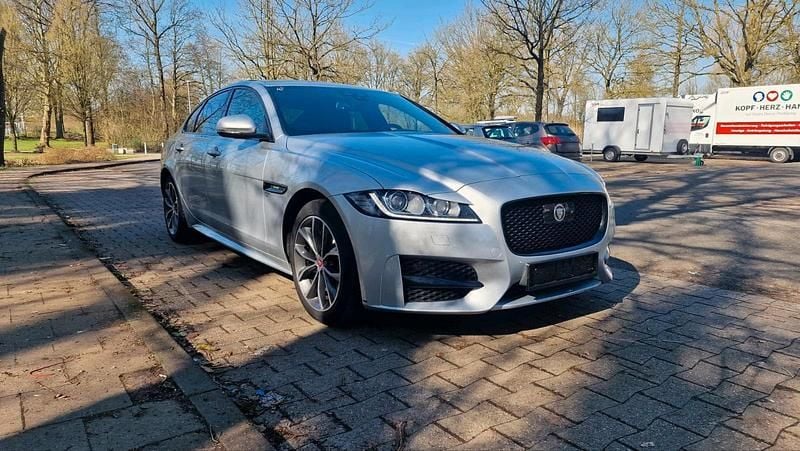 Gebraucht Jaguar XF R 180 PS (132 kW) 2016 Silber Limousine