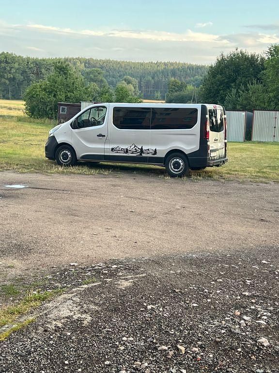 Silber Gebraucht 2016 Opel Vivaro Van | 12.000 € (Teuer) - Bild 1/4