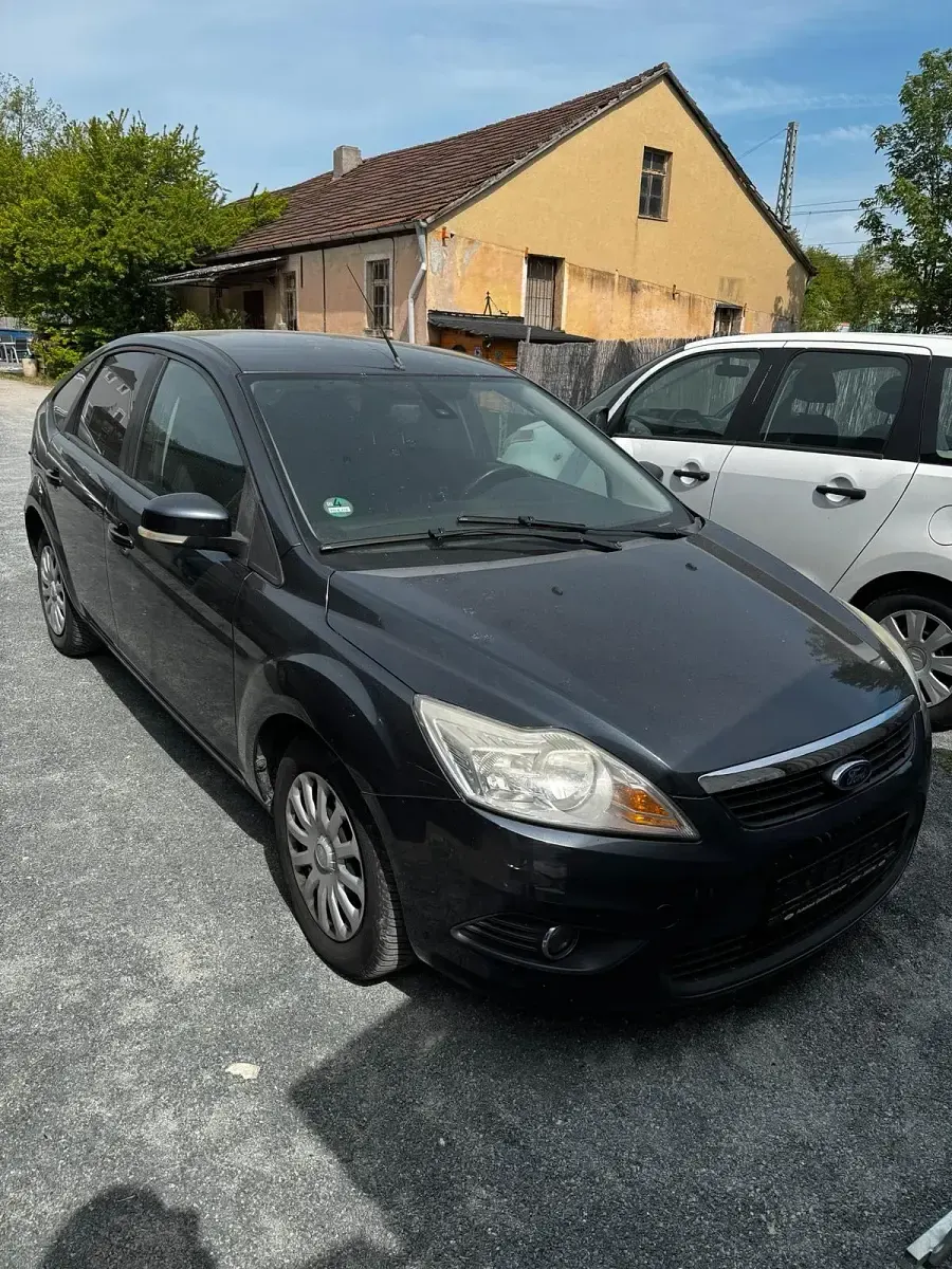 Używany Ford Focus 109 KM (80 kW) 2008 Szary Sedan/Limuzyna