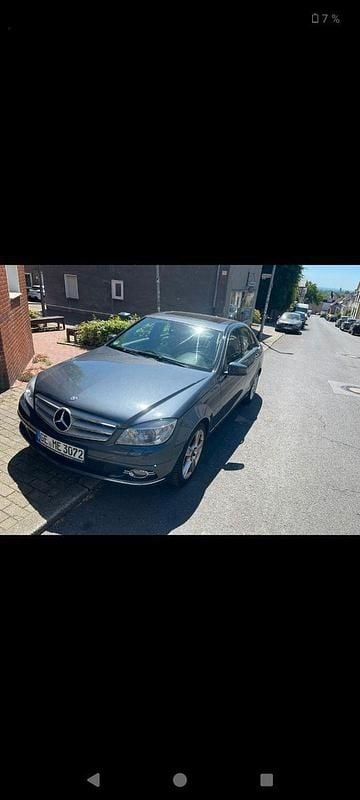 Grau Gebraucht 2008 Mercedes C180 Avantgarde Limousine | 4.100 € - Bild 1/4