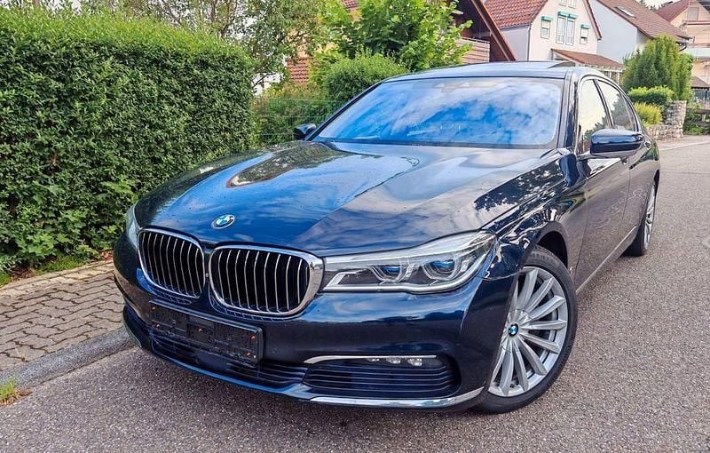 Imperialblau Gebraucht 2017 BMW 730L Sport Line Limousine | 27.900 € (Guter Preis) - Bild 1/4