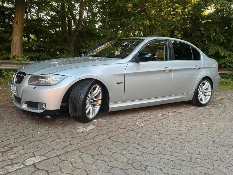 Silber Gebraucht 2009 BMW 325 Limousine | 9.500 € (Etwas zu teuer) - Bild 1/4