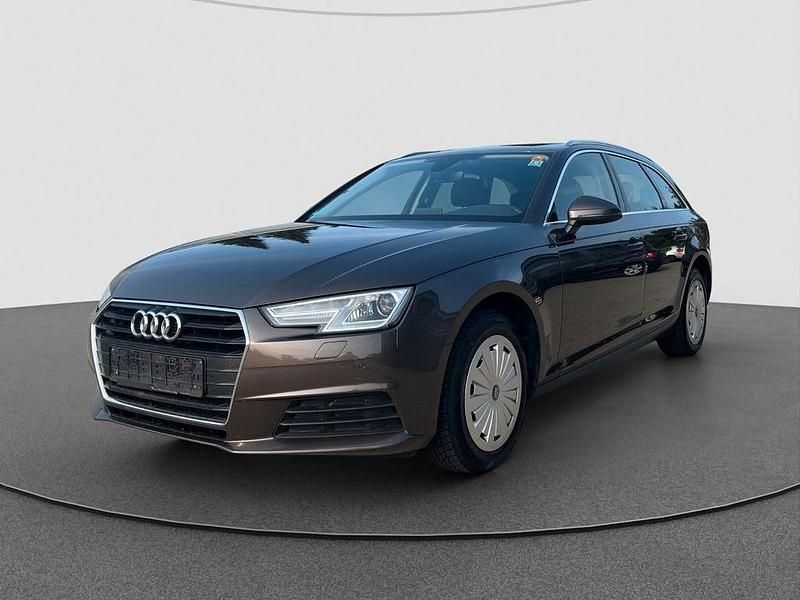 Braun Gebraucht 2017 Audi A4 Basis Kombi | 10.850 € (Guter Preis) - Bild 1/4