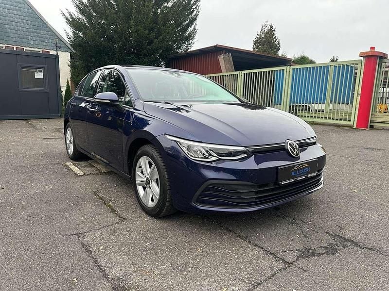 Gebraucht VW Golf VIII Life 150 PS (110 kW) 2020 Atlantic blue Limousine