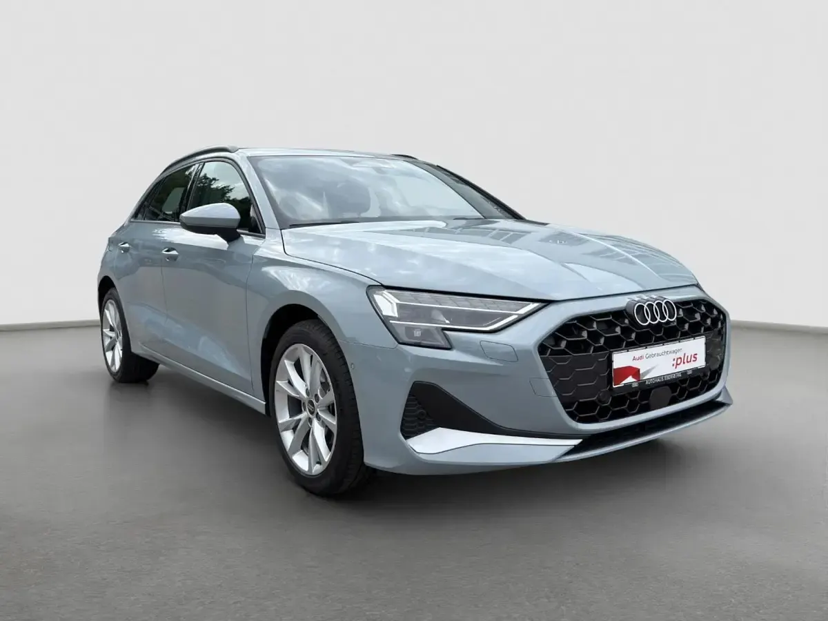 Gebraucht Audi A3 Advanced Plus 116 PS (85 kW) 2025 Pfeilgrau perleffekt Limousine