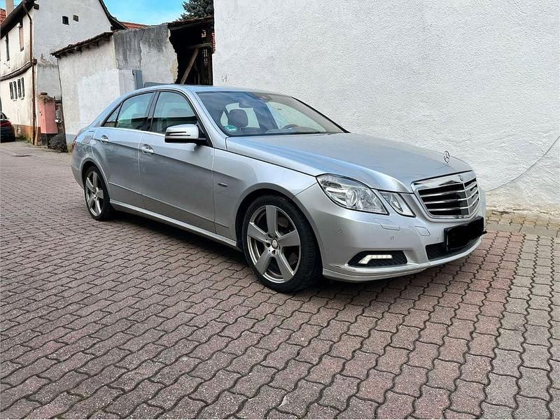 Gebraucht Mercedes E350 Elegance 231 PS (169 kW) 2009 Silber Limousine