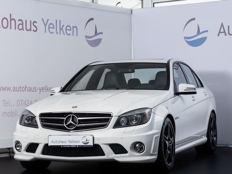 Weiß Gebraucht 2010 Mercedes C63 AMG AMG Limousine | 32.990 € (Superpreis) - Bild 1/4