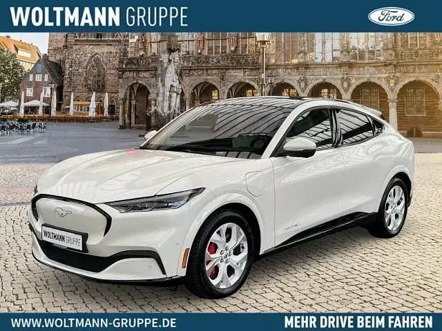 Starweiß metallic Gebraucht 2023 Ford Mustang Mach-E Premium SUV | 44.950 € (Fairer Preis) - Bild 1/4
