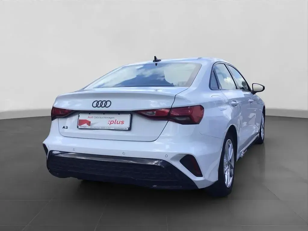 Second-hand Audi A3 S-Line 116 CP (85 kW) 2025 Alb Berlinǎ