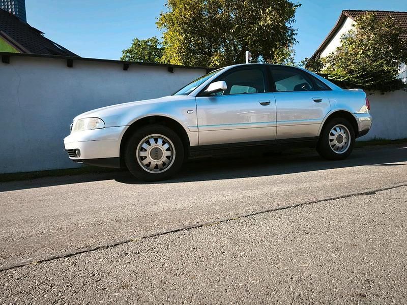 Silber Gebraucht 1999 Audi A4 Basis Limousine | 1.000 € (Superpreis) - Bild 1/4
