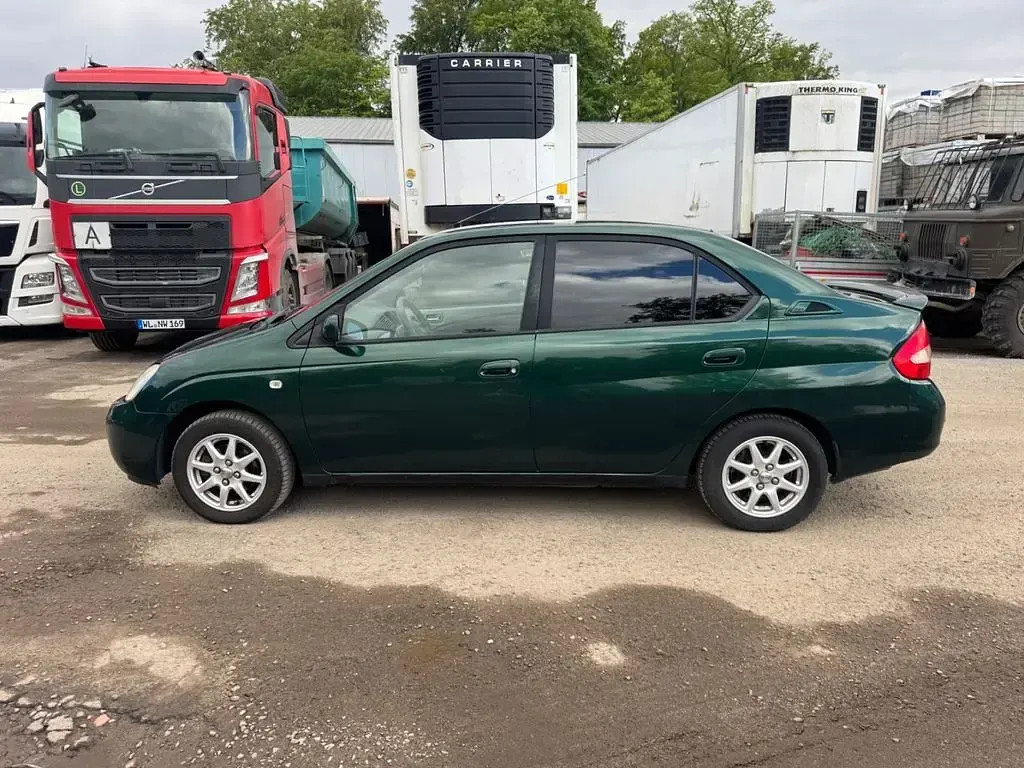 Gebraucht Toyota Prius 72 PS (52 kW) 2001 Grün Limousine