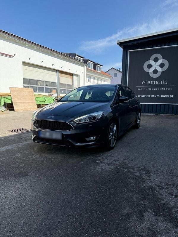 Gebraucht Ford Focus ST-Line 150 PS (110 kW) 2015 Grau Limousine