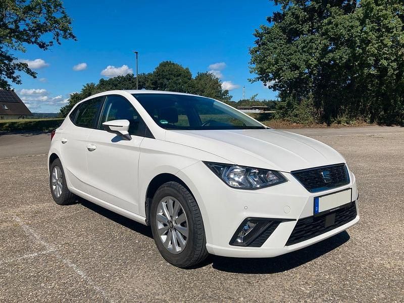 Weiß Gebraucht 2018 Seat Ibiza Style Kleinwagen | 12.500 € (Guter Preis) - Bild 1/4