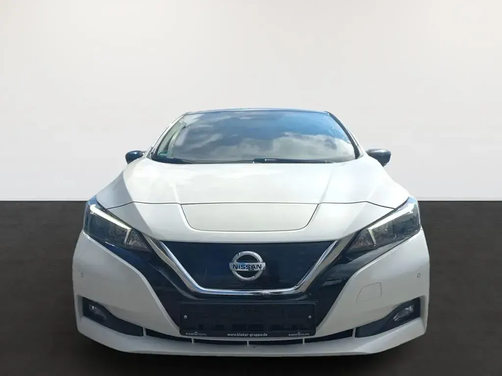 Gebraucht Nissan Leaf N-Connecta 110 kW (150 PS) 2019 White/black Kleinwagen