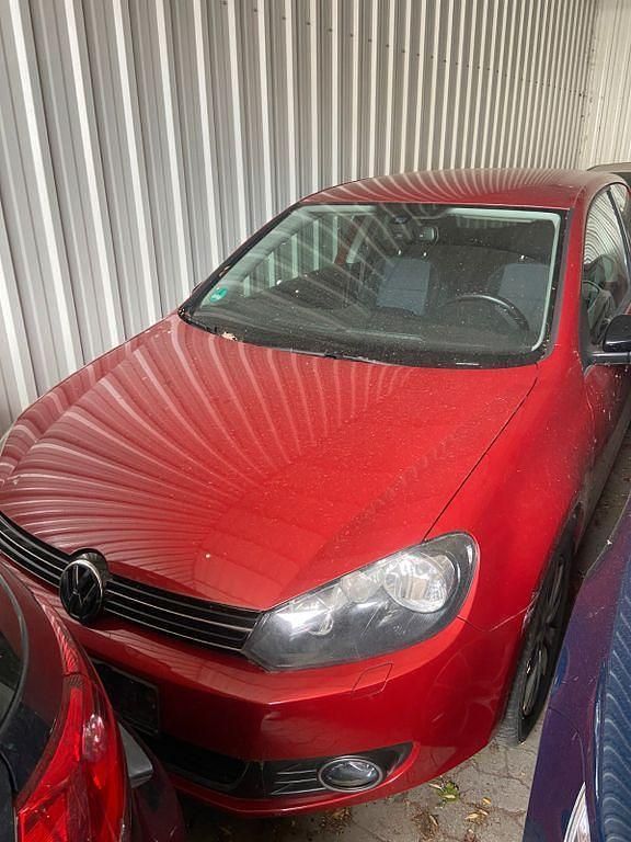 Gebraucht VW Golf VI Style 80 PS (58 kW) 2011 Rot Kleinwagen