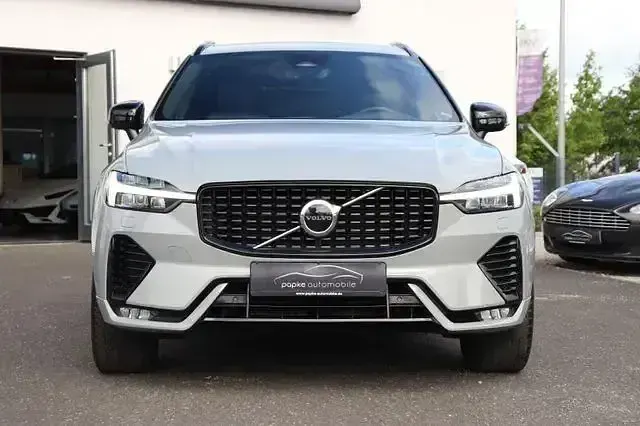 Gebraucht Volvo XC60 Plus 197 PS (144 kW) 2023 Vapour grey / metallic SUV