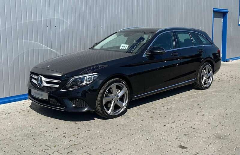 197u obsidianschwarz Gebraucht 2020 Mercedes C200 Avantgarde Kombi | 26.499 € (Fairer Preis) - Bild 1/4