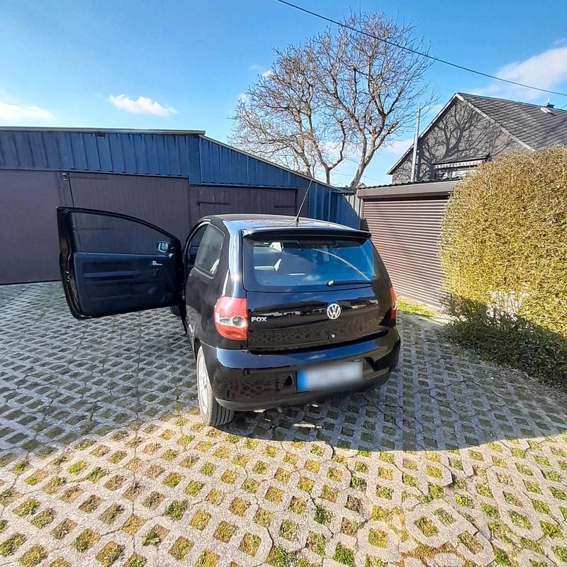 Gebraucht VW Fox 55 PS (40 kW) 2009 Schwarz Kleinwagen