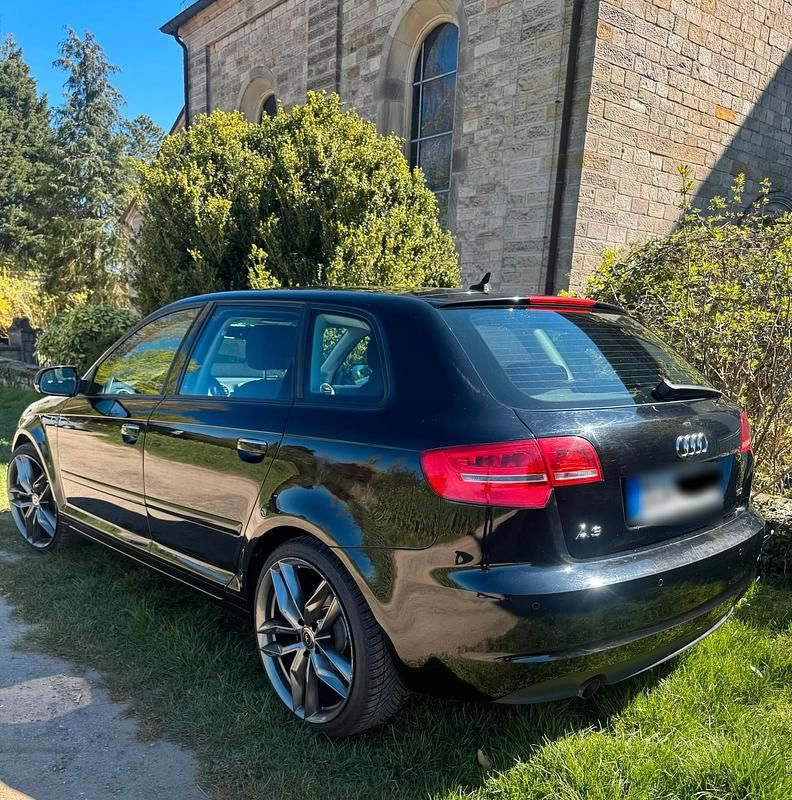 Second-hand Audi A3 Design 105 CP (77 kW) 2011 Negru Hatchback