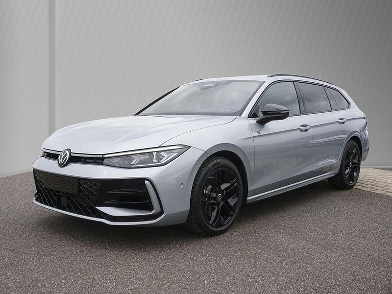 Gebraucht VW Passat R-line 265 PS (194 kW) 2026 Oyster silver metallic Kombi