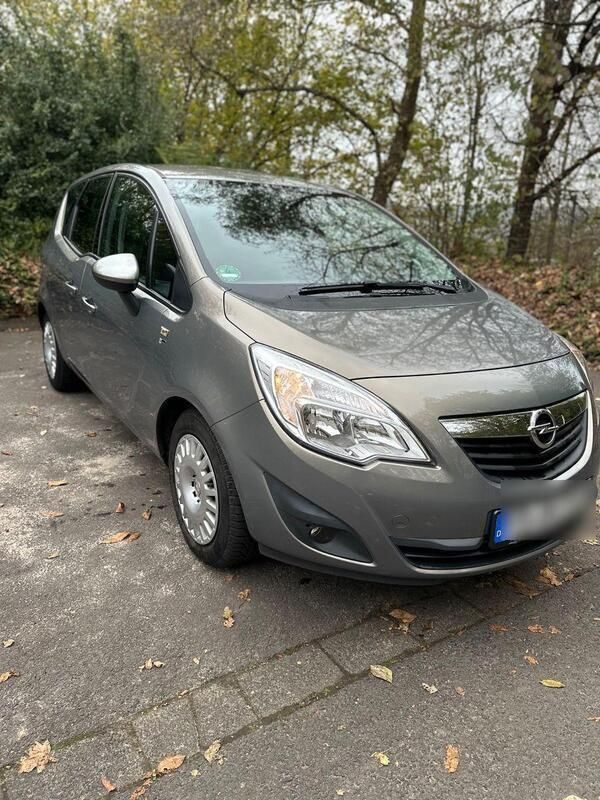 Braun Gebraucht 2012 Opel Meriva Van / Kleinbus | 5.000 € (Fairer Preis) - Bild 1/4