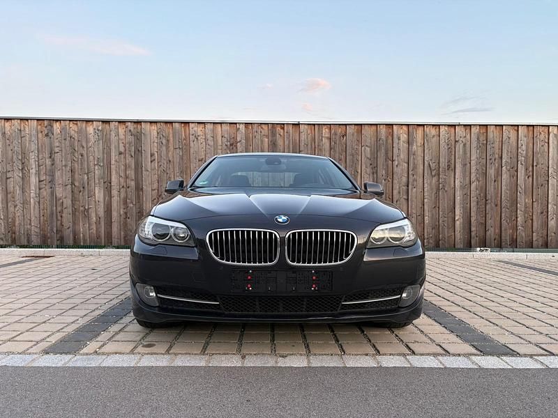 Gebraucht BMW 530 245 PS (180 kW) 2010 Grau Limousine