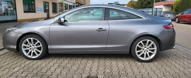 Gebraucht Renault Laguna Coupé Dynamique 150 PS (110 kW) 2009 Silber Coupé