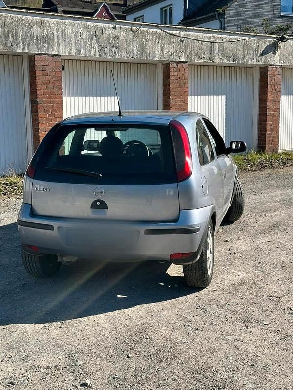 Gebraucht Opel Corsa 65 PS (47 kW) 2004 Grau Kleinwagen