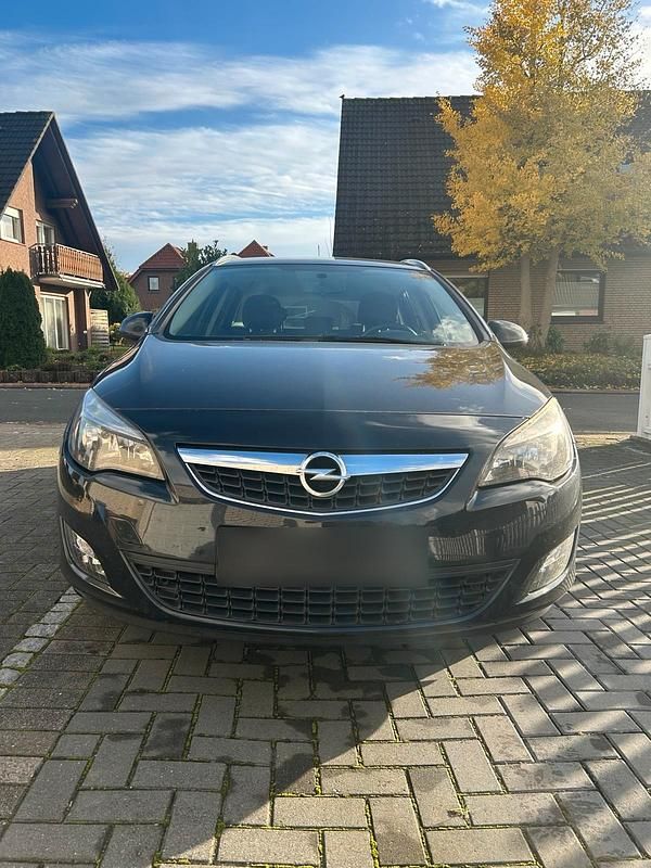 Gebraucht Opel Astra 125 PS (91 kW) 2012 Schwarz Kombi