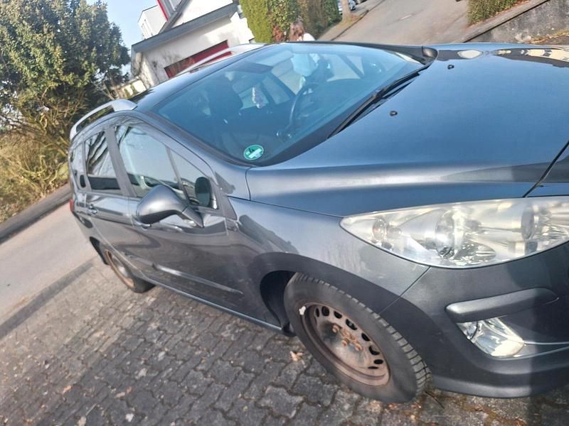 Gebraucht Peugeot 308 109 PS (80 kW) 2010 Grau Kombi